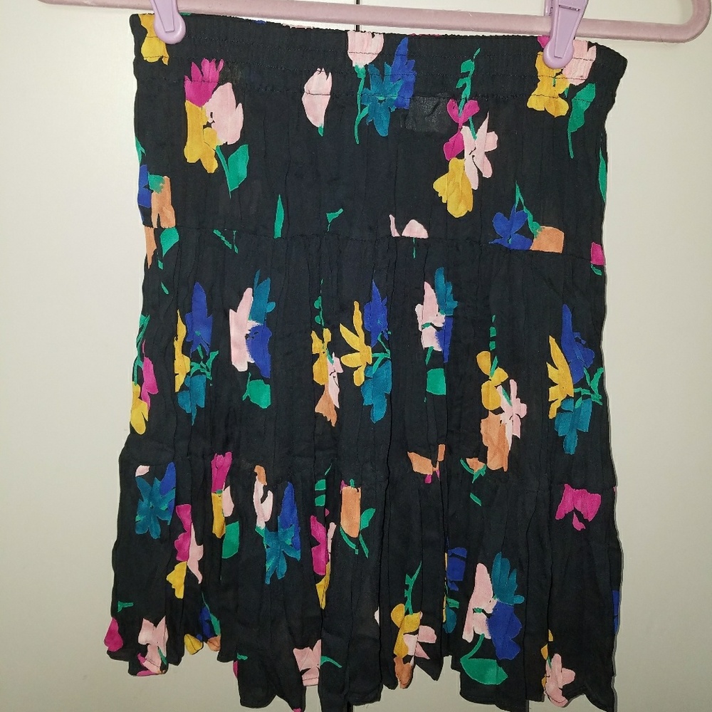 Flower printed short skirt